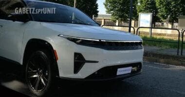 Jeep Wagoneer 4xe spy photo