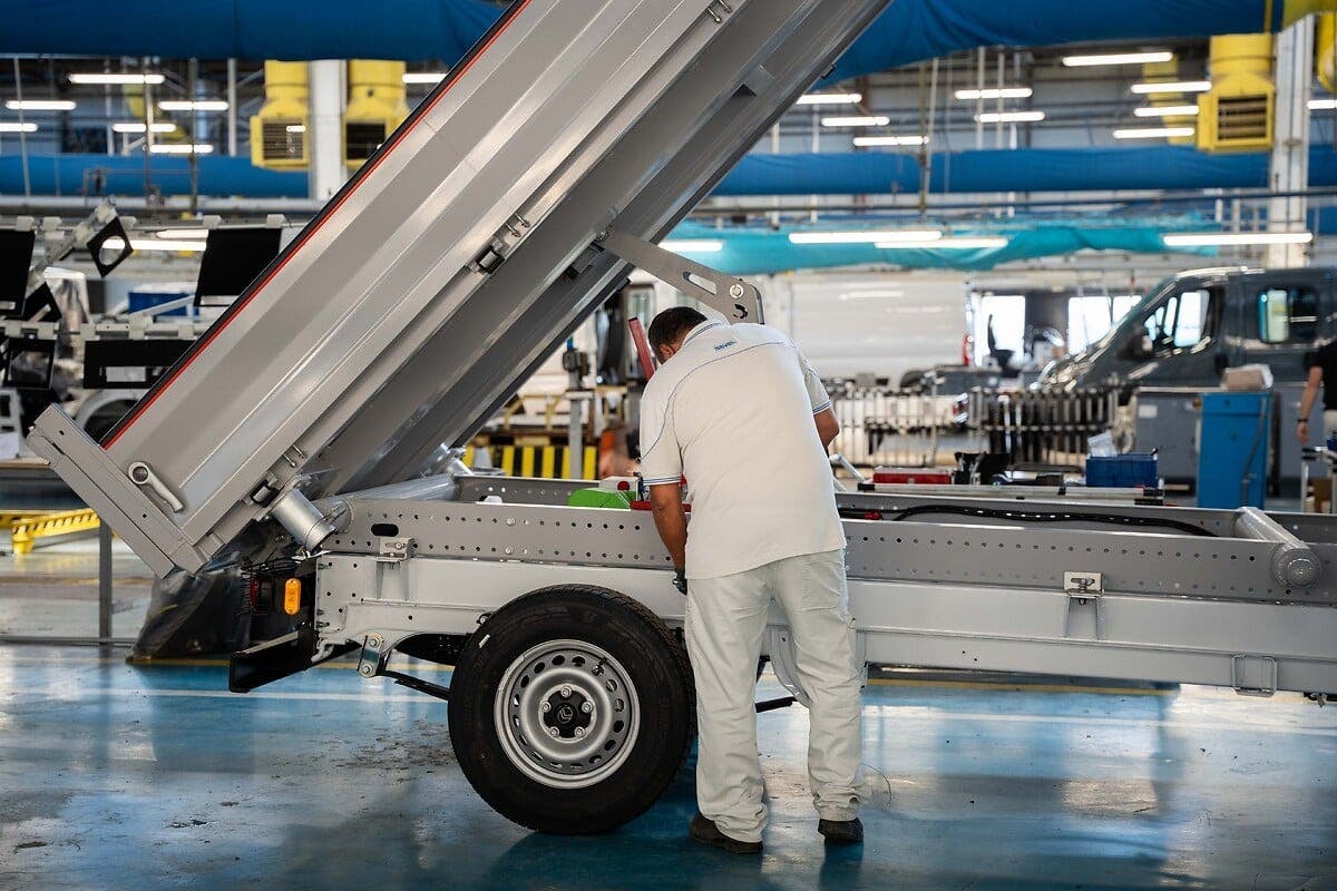 Stellantis Pro One announces start of production at Italy’s Atessa plant of new versions of Large Van “Cargo Box” and Recreational Vehicles