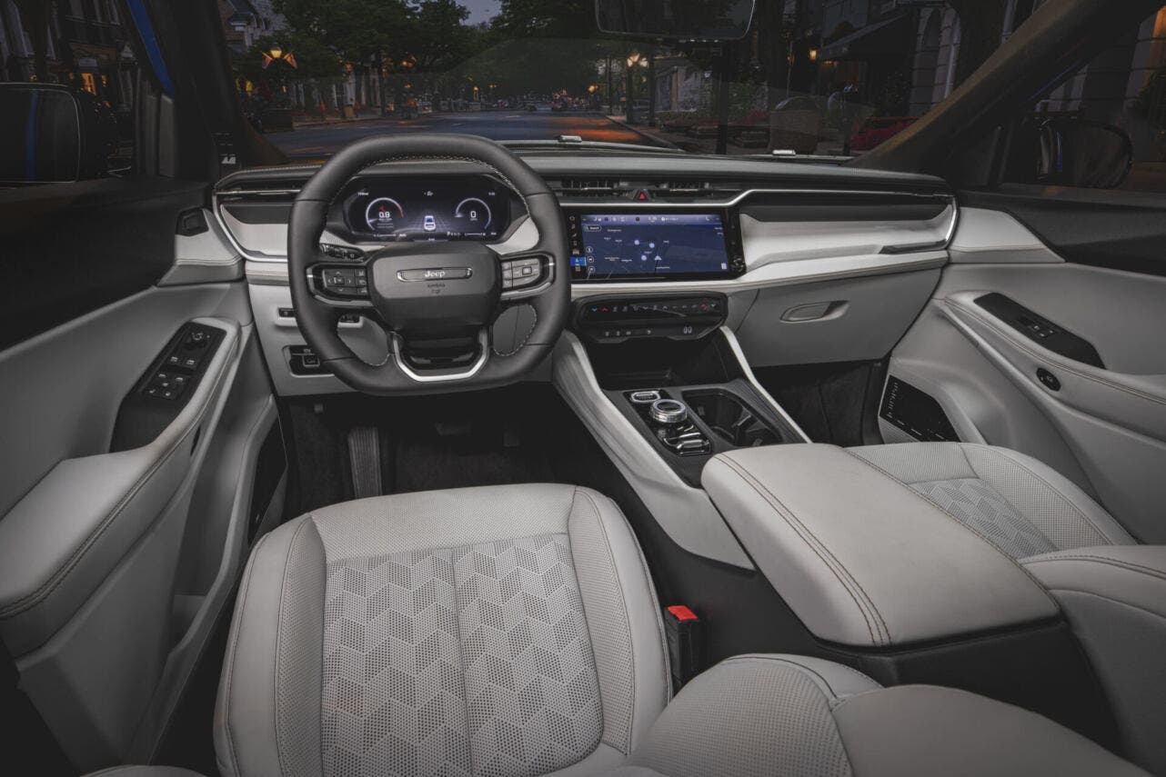 2026 Jeep Cherokee Overland interoior