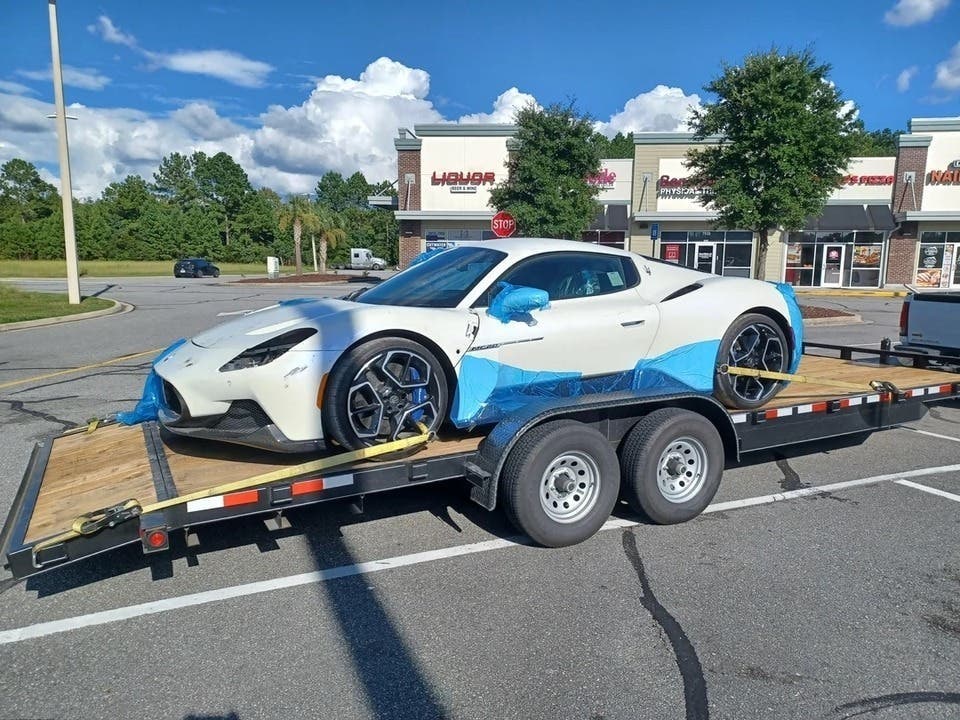 Maserati MC20 destroyed