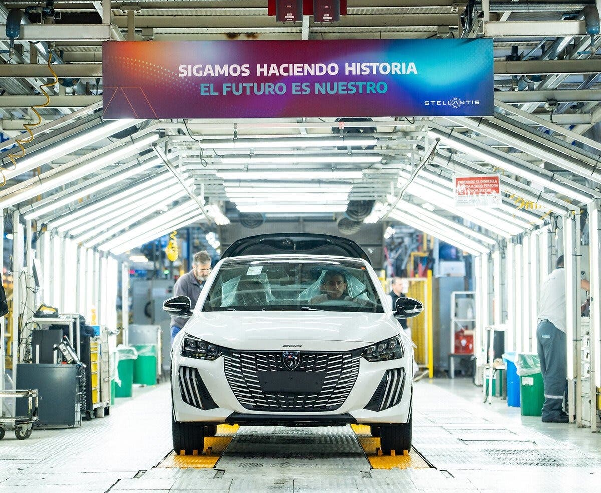 Stellantis begins production of hybrid vehicles at El Palomar