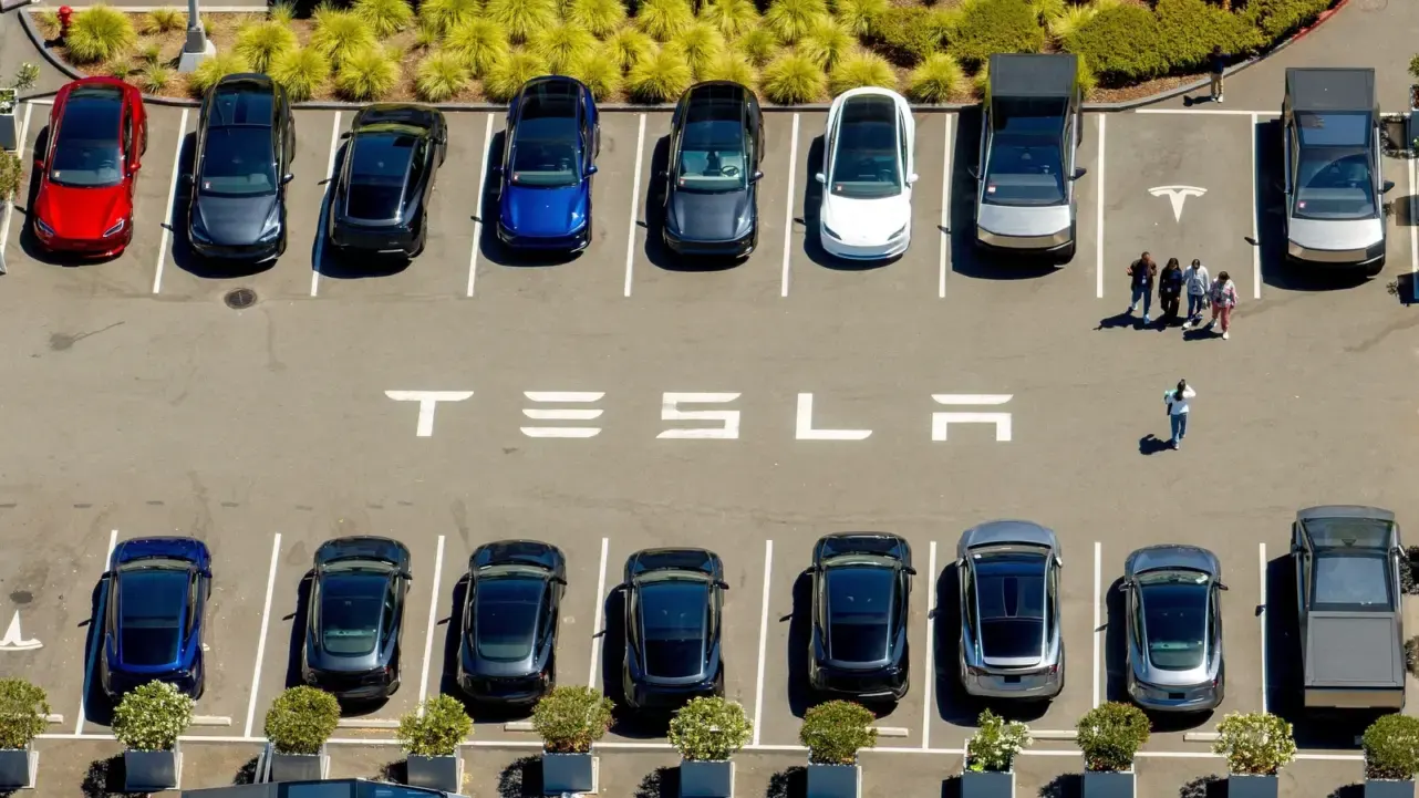 tesla, parking