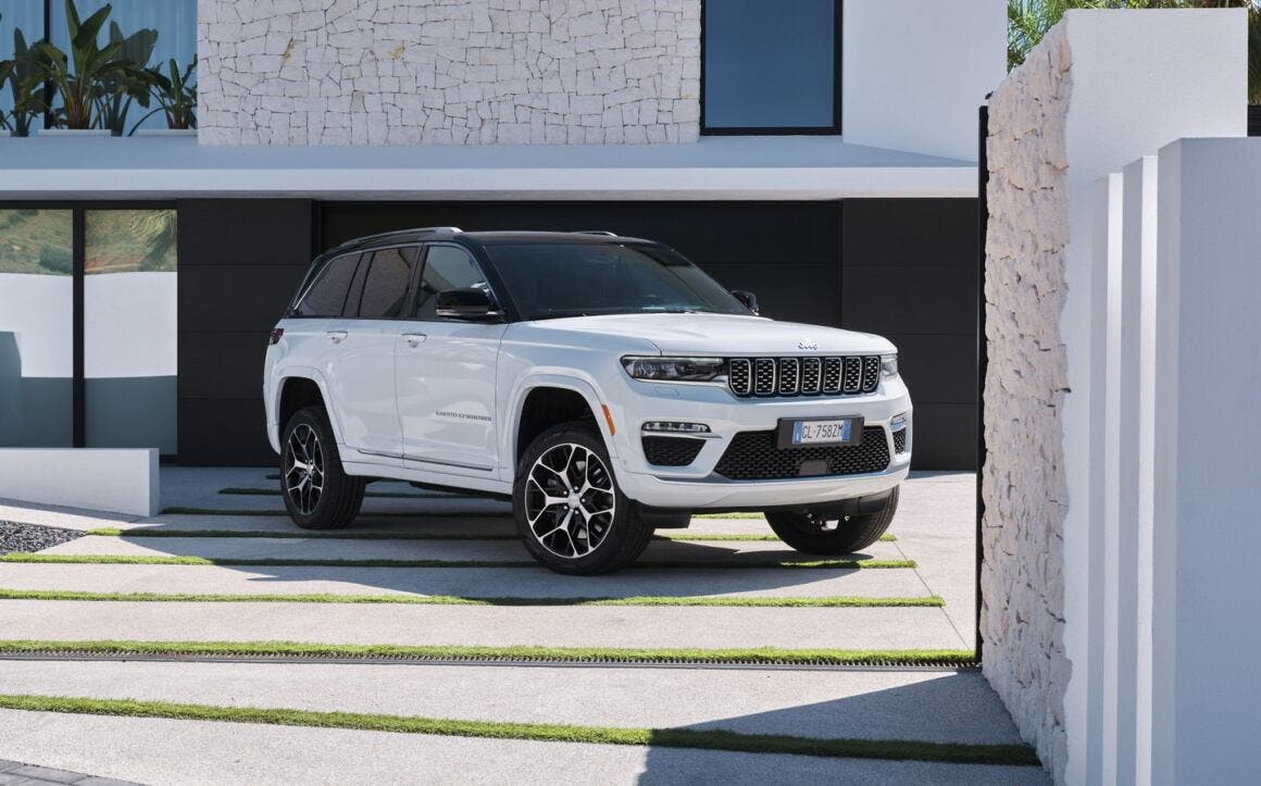 2024-Jeep-Grand-Cherokee