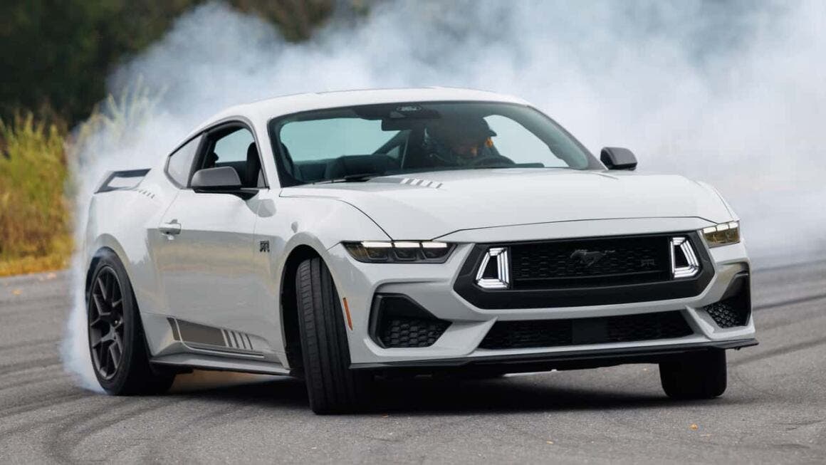 Ford Mustang Dark Horse rtr