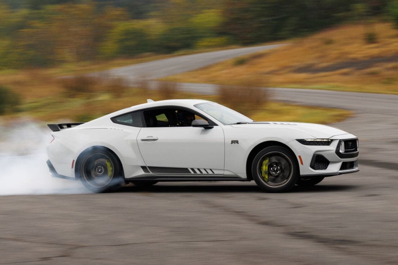 Ford Mustang Dark Horse rtr