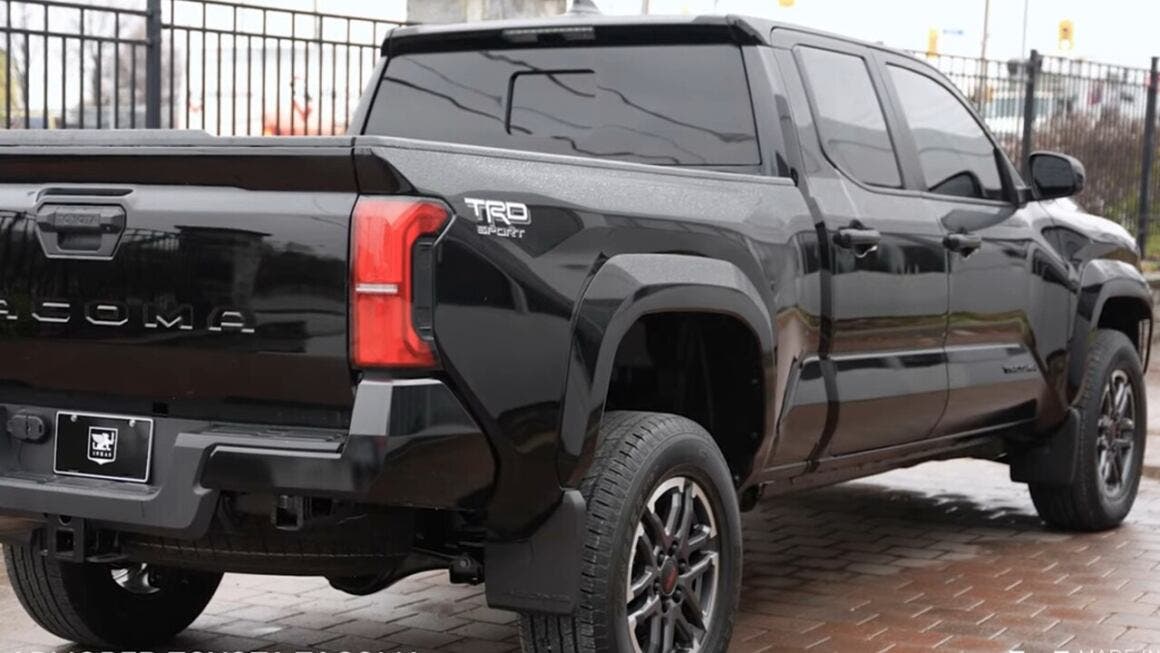Toyota Tacoma inkas