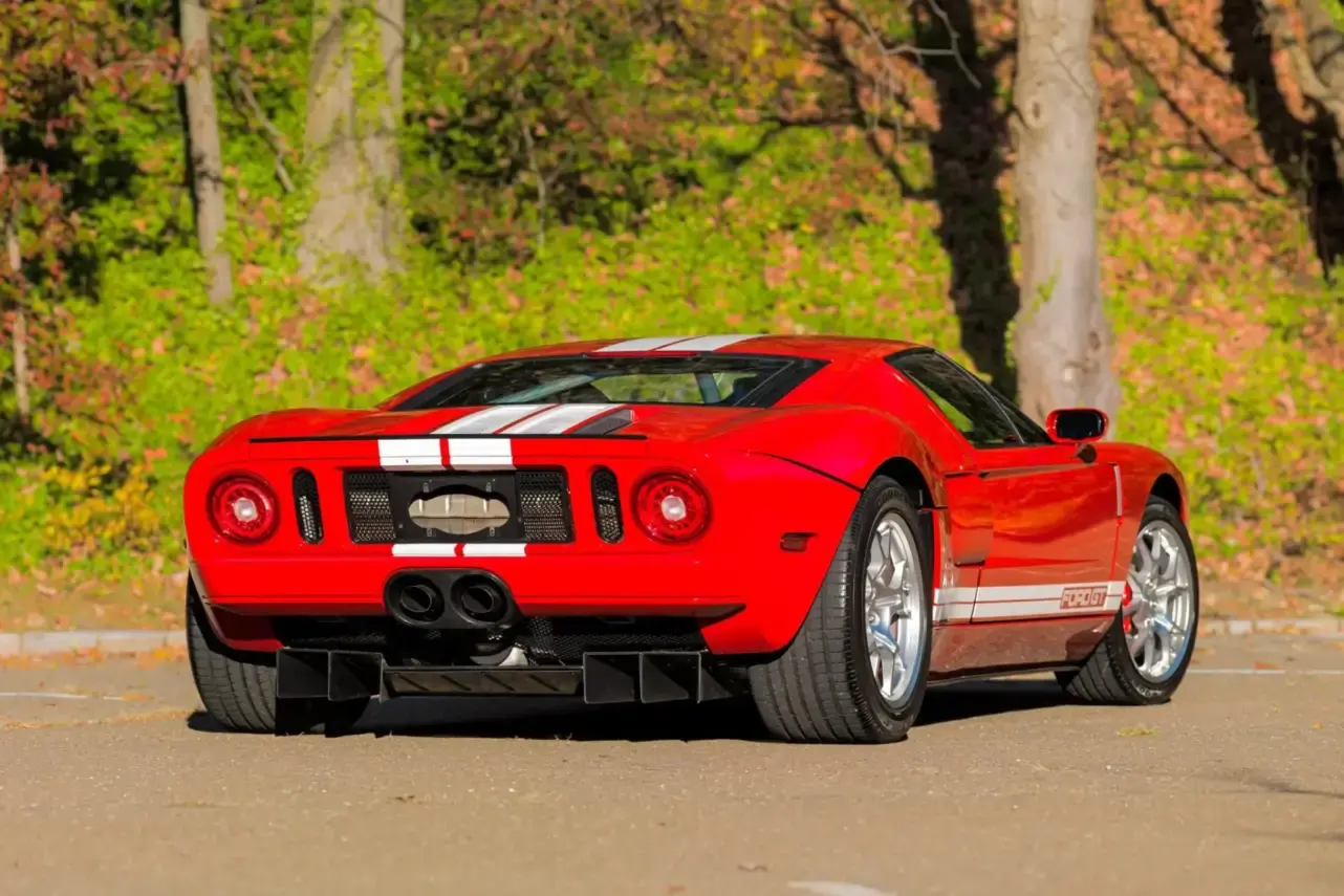 2005-Ford-GT