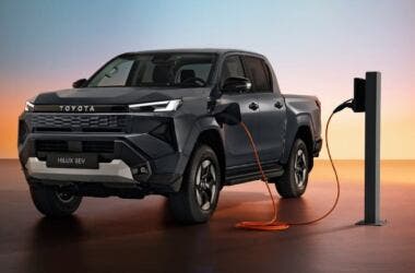 Toyota Hilux BEV 2025
