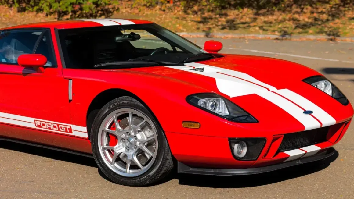 2005-Ford-GT