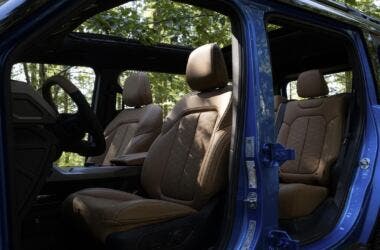 jeep recon interior