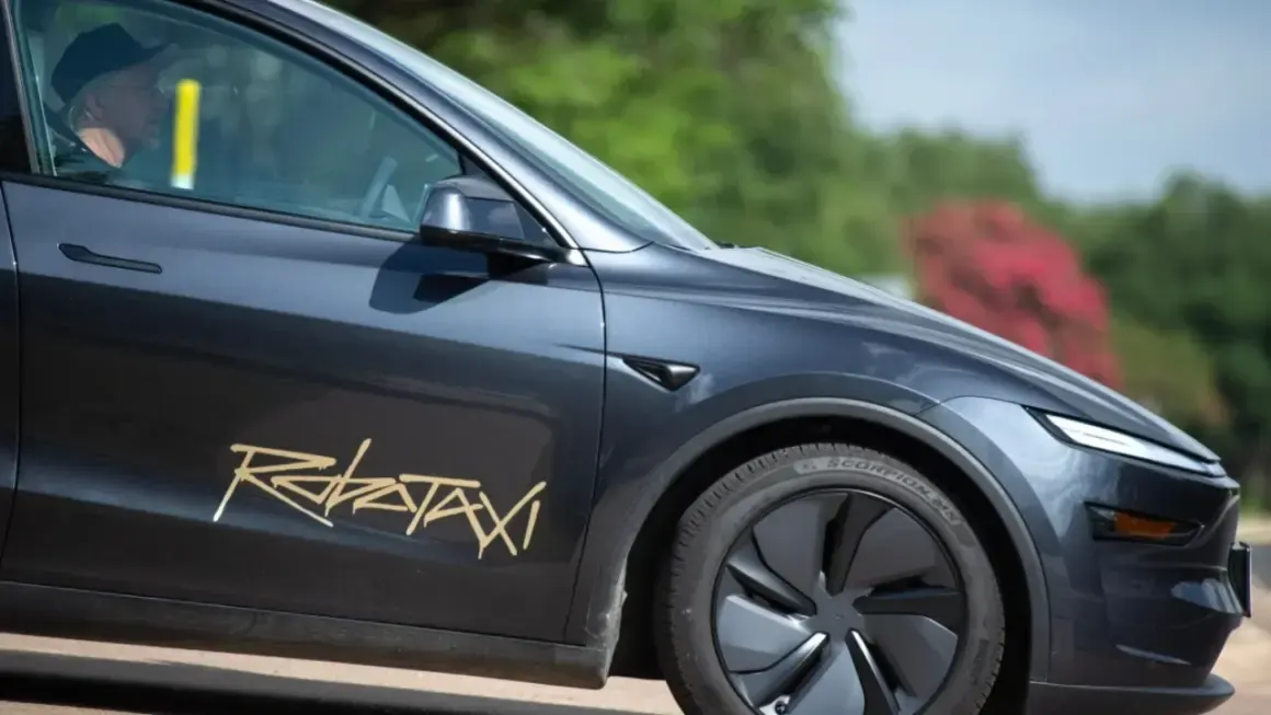 tesla robotaxi