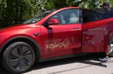 tesla robotaxi