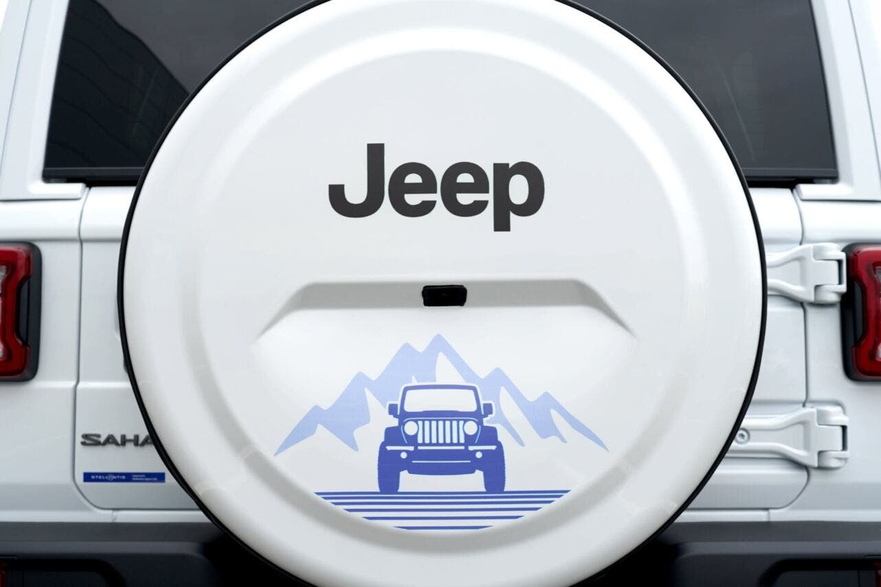 Jeep Wrangler Snow Trace