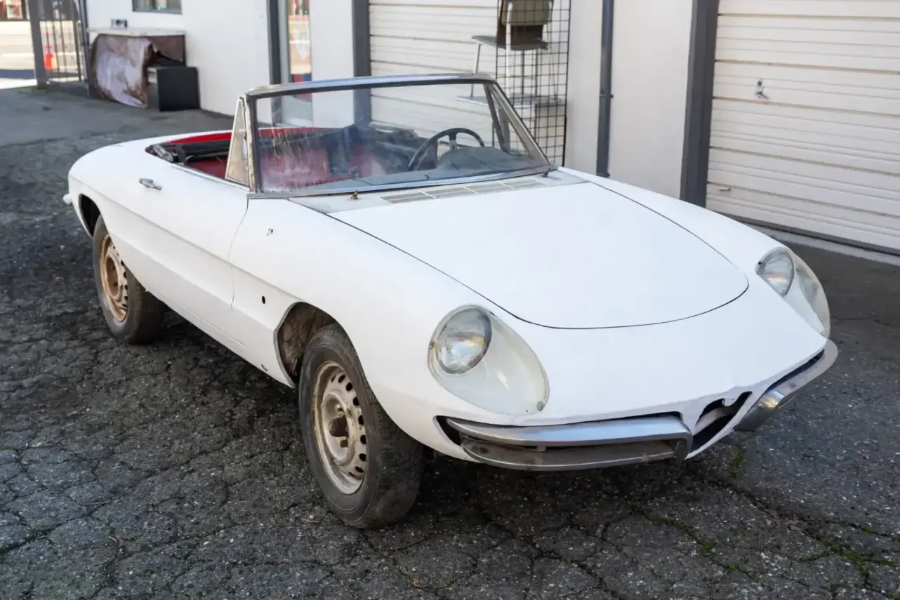 1967_alfa-romeo_1600-spider-duetto