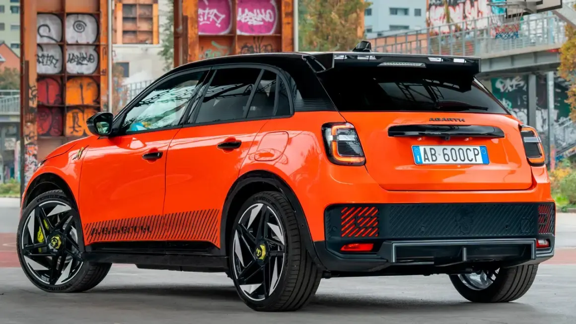 Abarth 600e Competizione