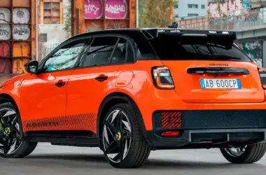 Abarth 600e Competizione