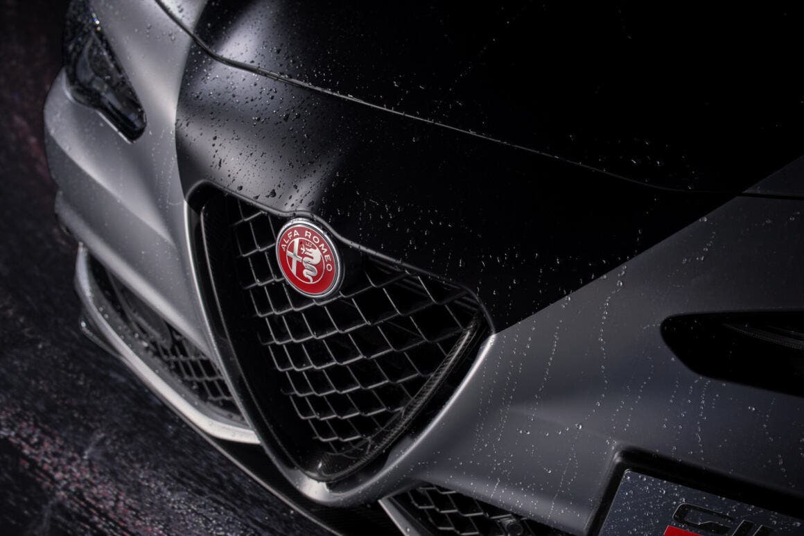 Alfa Romeo Giulia Quadrifoglio Luna Rossa