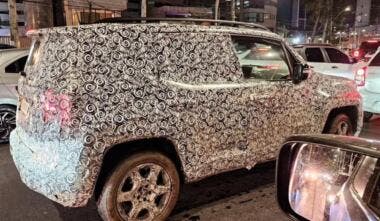 Jeep Renegade restyling spy photo