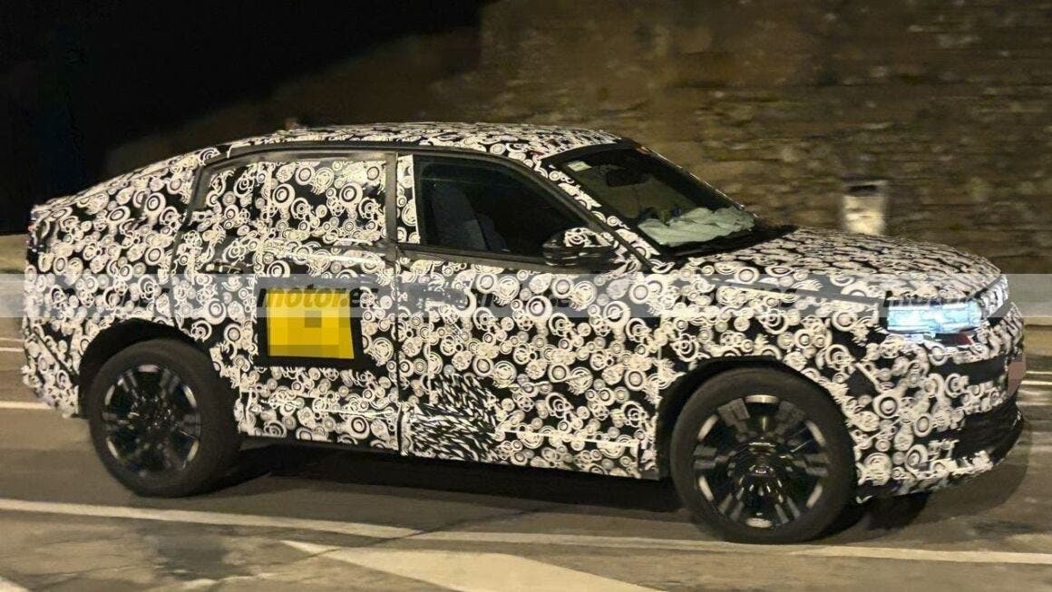 New Fiat Fastback spy photo
