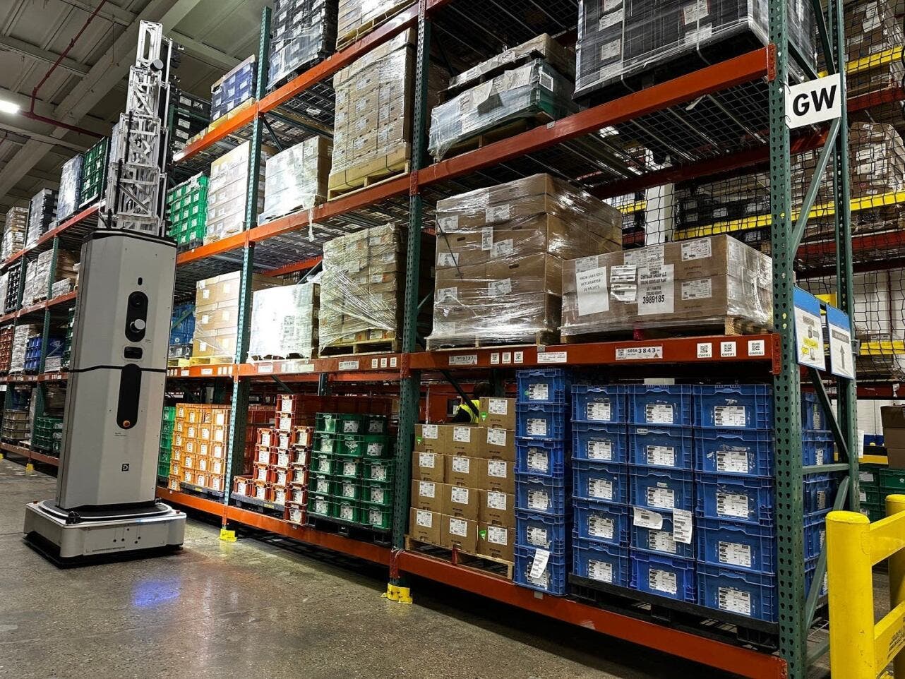 Stellantis robot Dexory