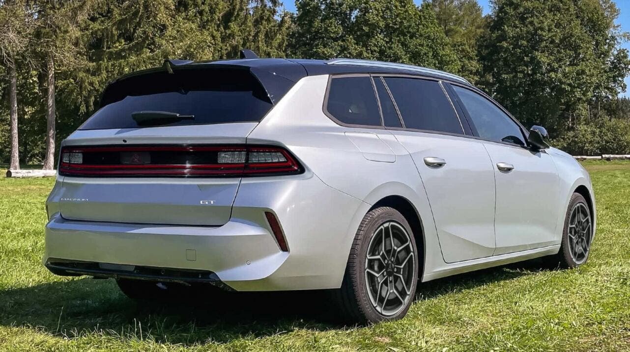 dodge Magnum Wagon render