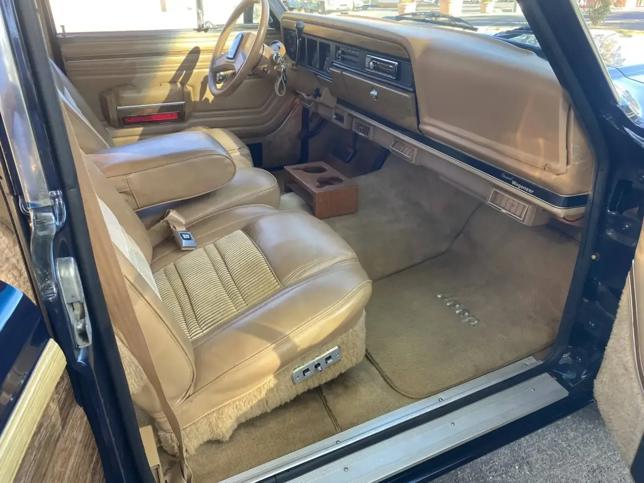 jeep Grand Wagoneer 4x4