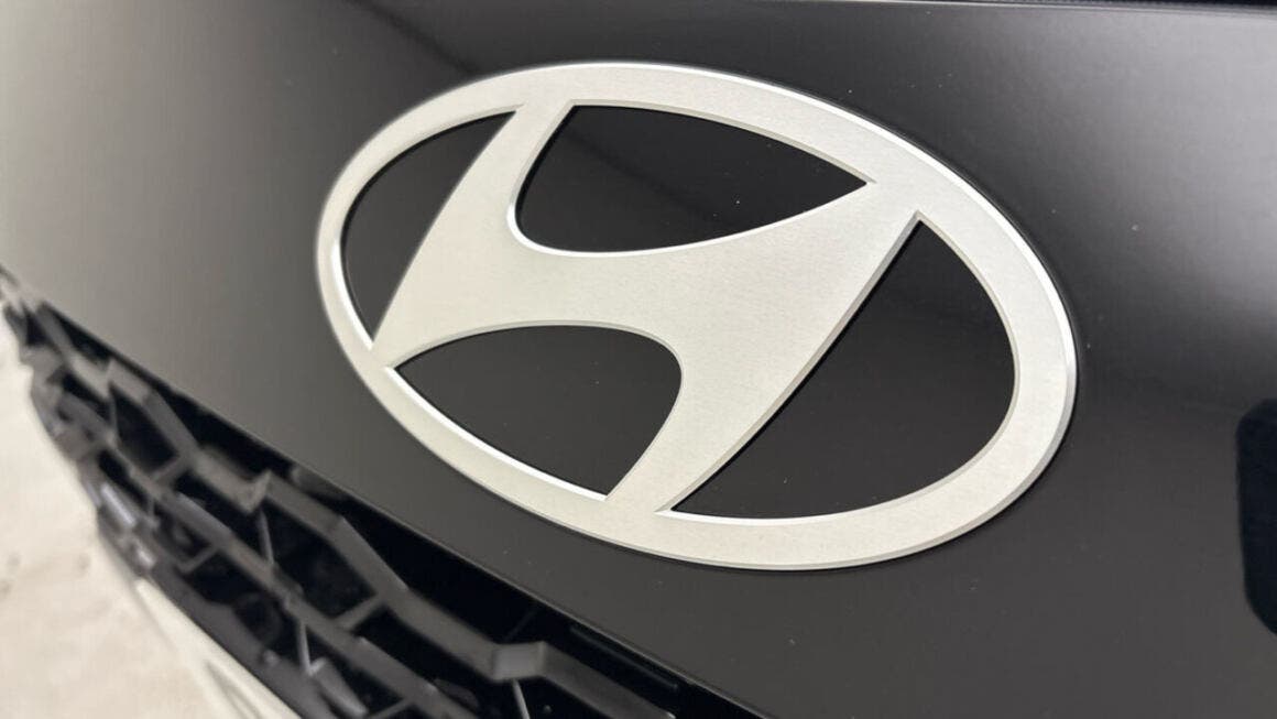 hyundai badge