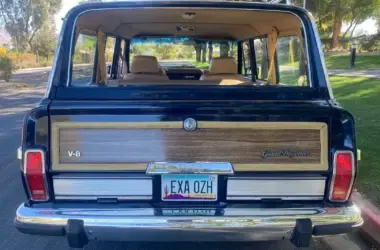 jeep Grand Wagoneer 4x4