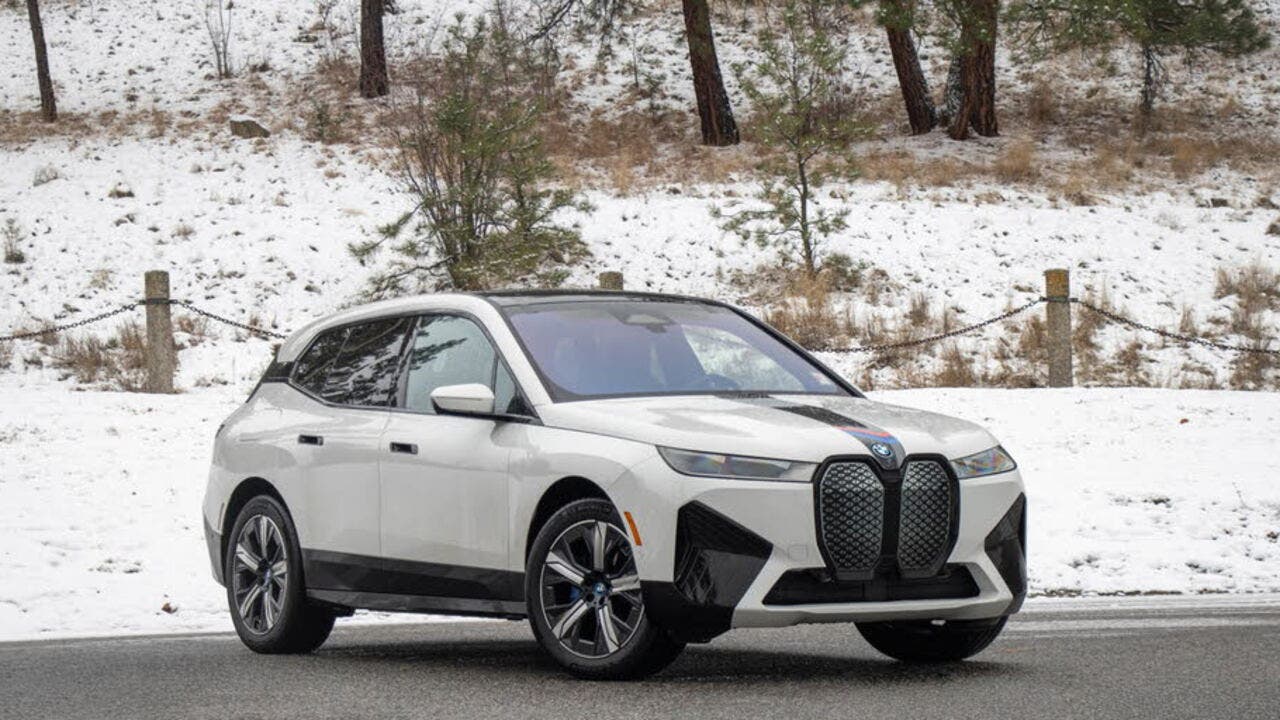 BMW iX winter