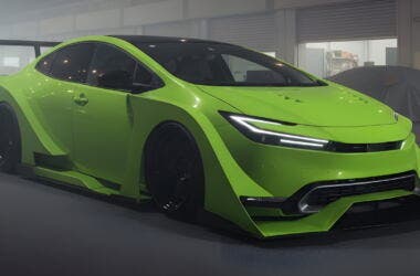 Crystal Eye Body Shop Kikuta toyota prius