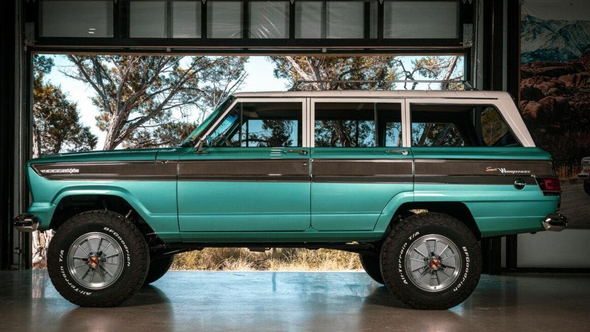 jeep Super Wagoneer