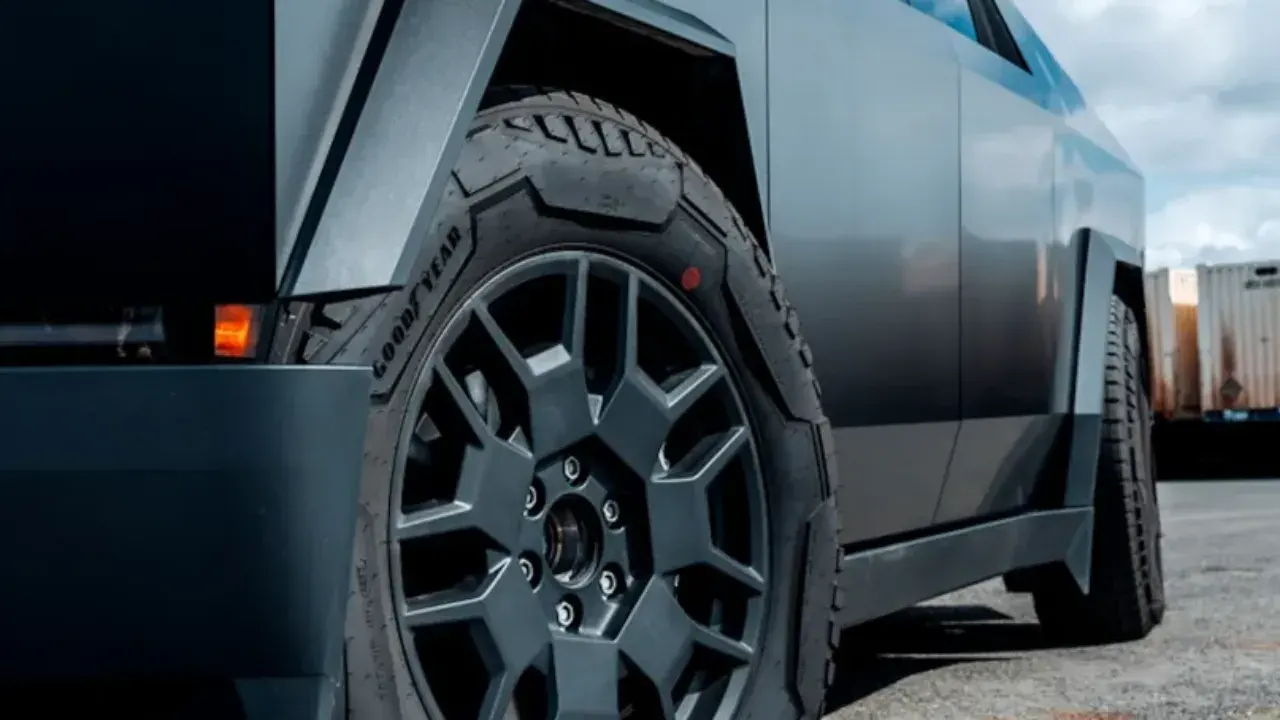 tesla cybertruck