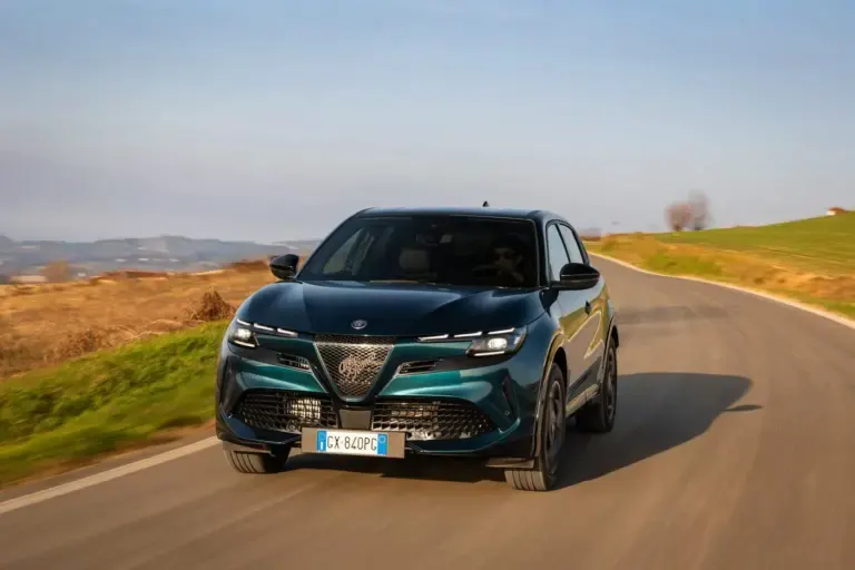 alfa romeo junior hybrid