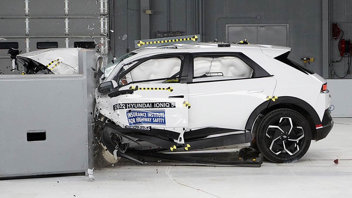 Hyundai test IIHS