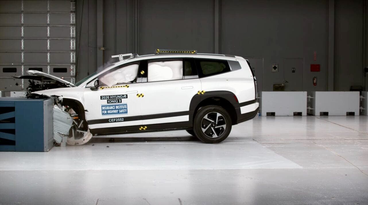 Hyundai test IIHS