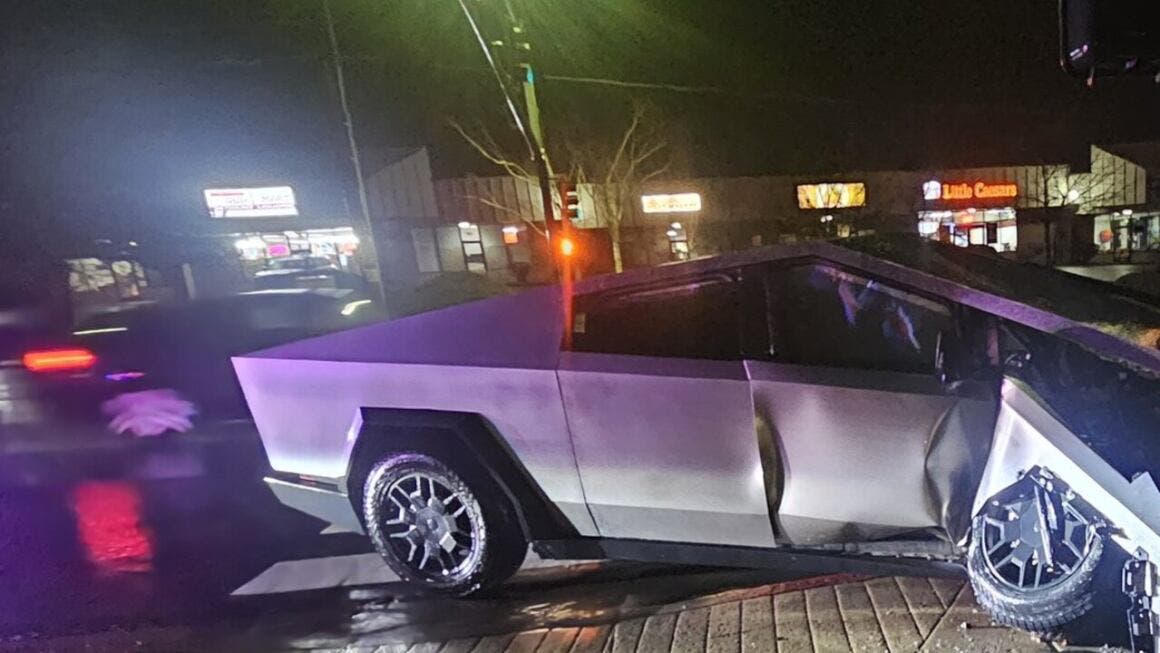 tesla cybertruck FSD