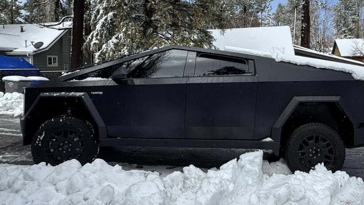 tesla cybertruck snowstorm