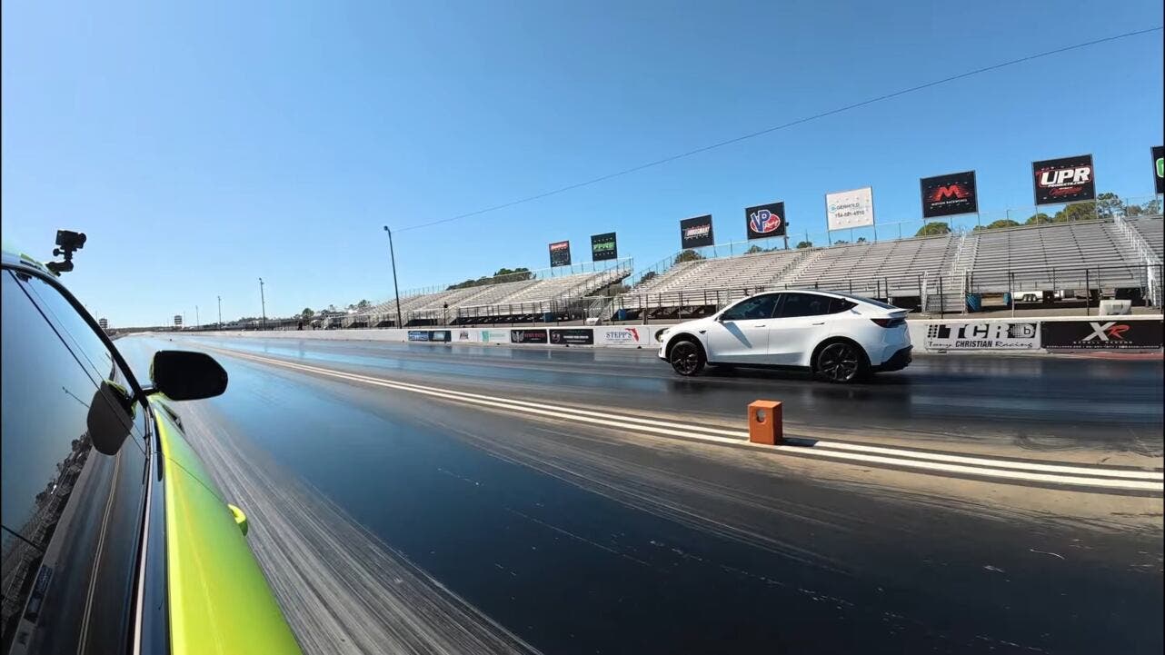 Lamborghini Urus vs. Tesla Model Y