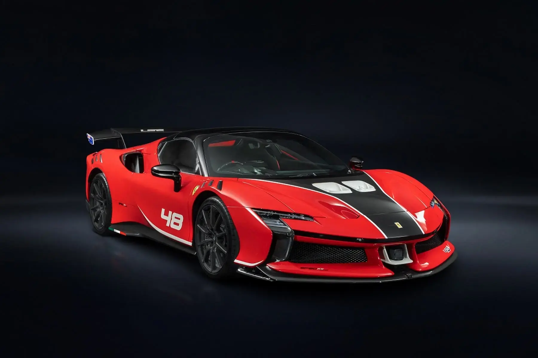 Ferrari SF90 XX Spider stands out with a racing-inspired specification ...