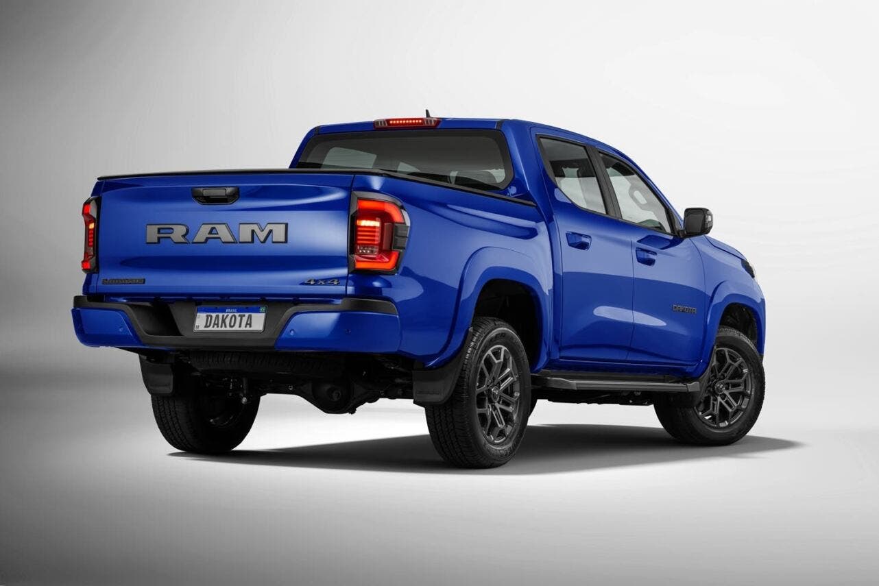 Ram Dakota Laramie Night Edition