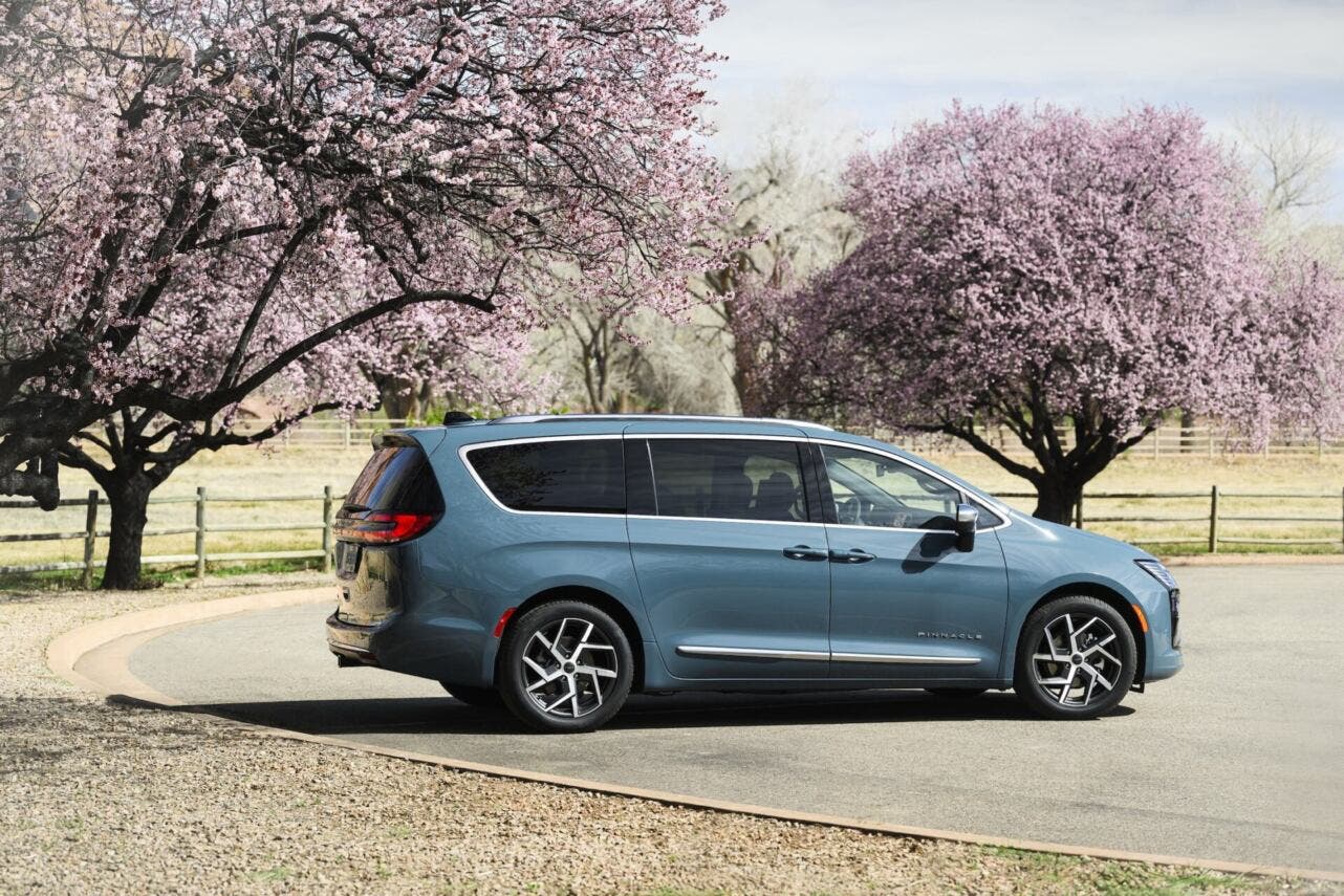 chrysler pacifica 2027