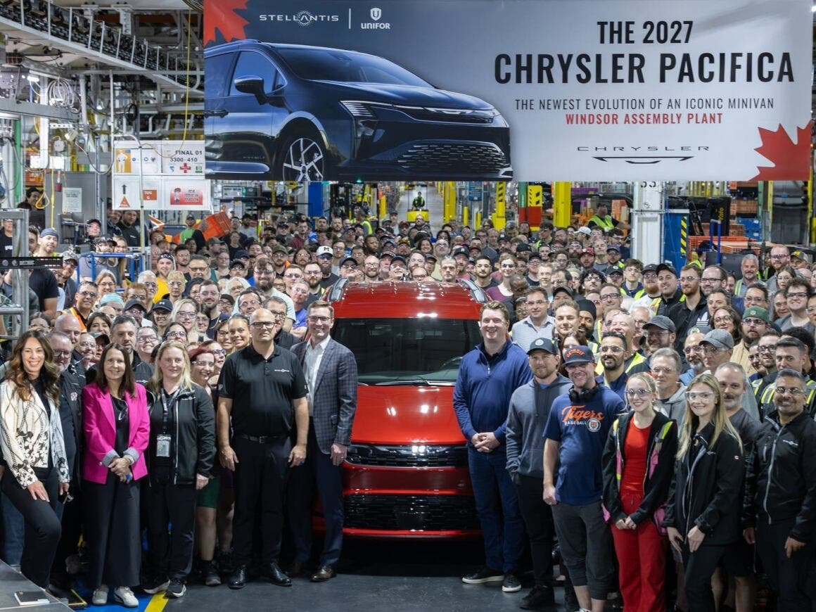 Chrysler Pacifica 2027