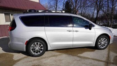 Chrysler Pacifica Mini-T Campervan