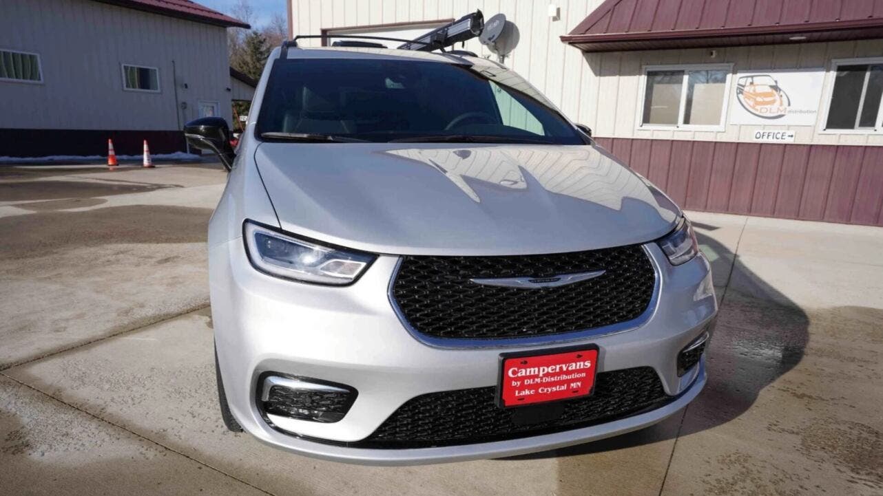 Chrysler Pacifica Mini-T Campervan