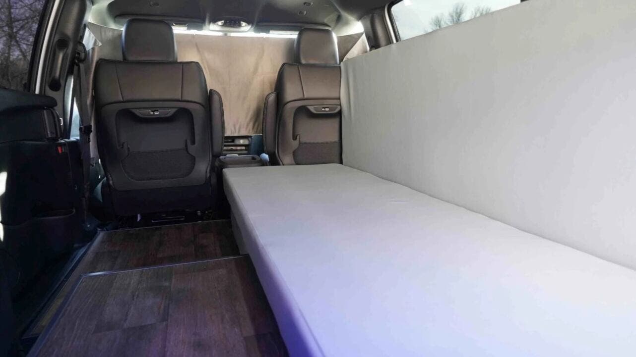 Chrysler Pacifica Mini-T Campervan