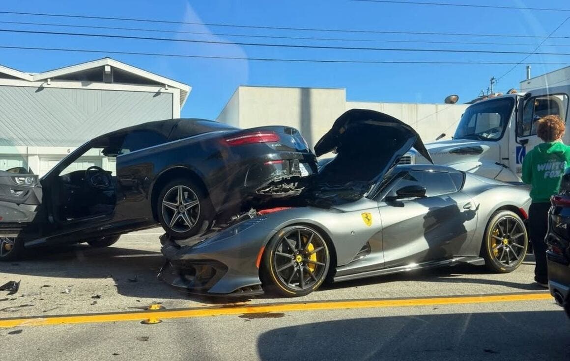 Ferrari 812 Competizione Aperta Crash