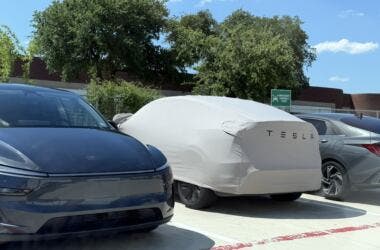 Tesla Model Y L Giga Texas