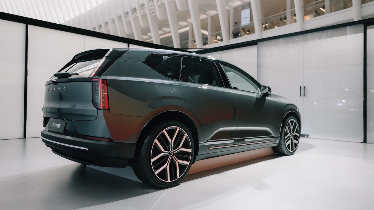 2027 volvo EX60
