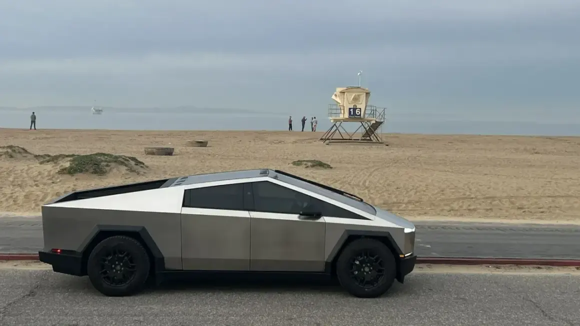 Tesla Cybertruck Premium