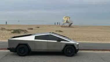 Tesla Cybertruck Premium